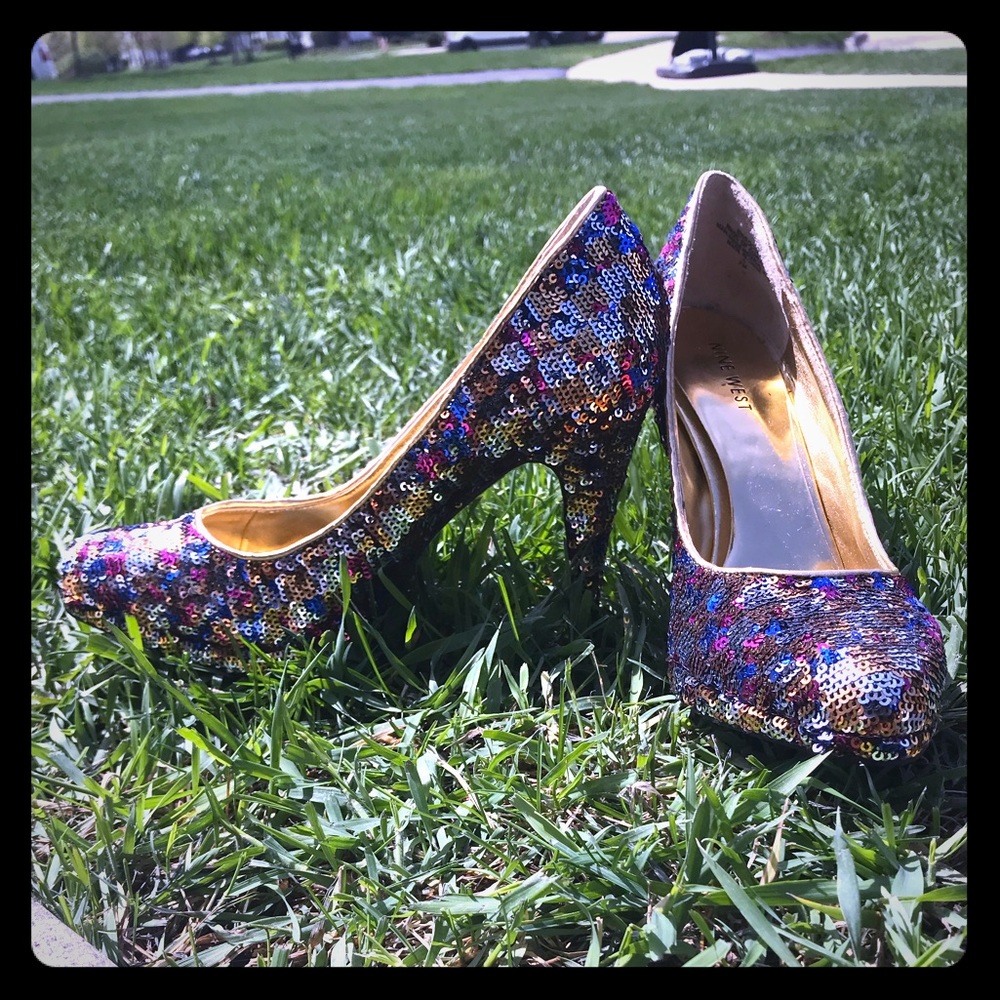 Sequin Pumps